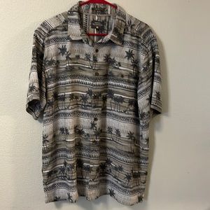 Quicksilver Mens Hawaiian style shirt